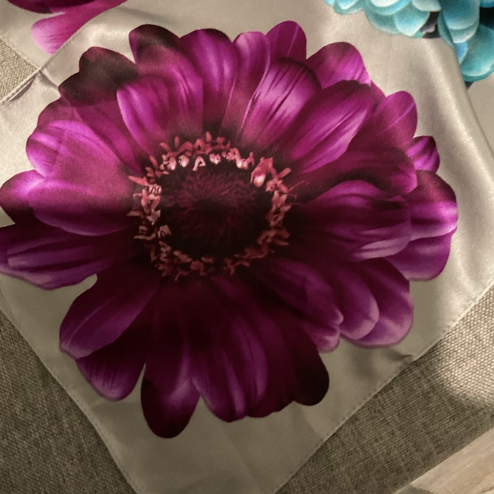 3 Silky scarfs